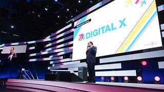Hagen Rickmann, Geschäftsführer Geschäftskunden und Schirmherr der Initiative, eröffnet die DIGITAL X 2019 in Köln.
