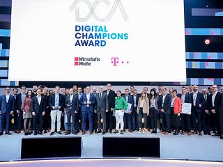 Gruppenfoto der Gewinner des Digital Champions Award