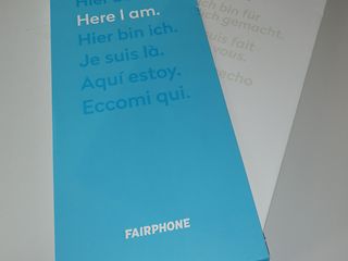 Sleeve and Packing of the Fairphone 3.