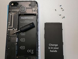 The disassembled Fairphone.