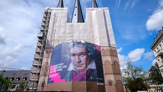 Das Beethoven-Mosaik am Bonner Münster.