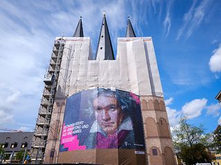 Das Beethoven-Mosaik am Bonner Münster.