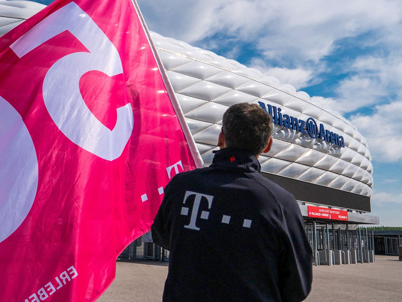 BI_20200522_5G-Allianz-Arena-Fahne