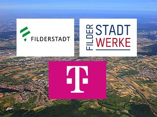 Über einer Luftaufnahme von Filderstadt sind die Logos von Filderstadt, der Filderstadtwerke und der Telekom angeordnet. 