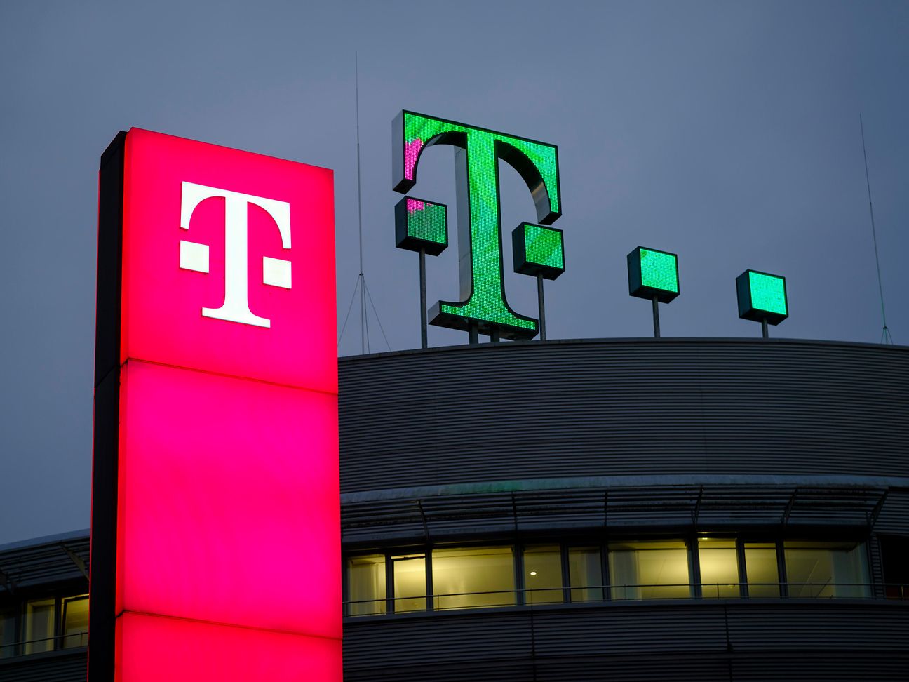 World premiere: The Logo of the Group headquarters in green.
