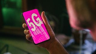 Telekom and partners completed first 5G VoNR call in an e2e multi-vendor environment. 