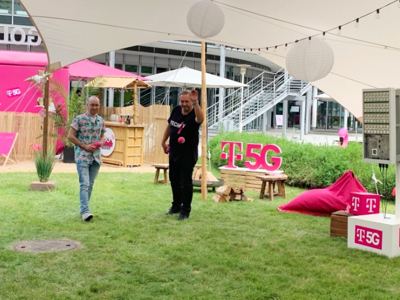 Telekom Mitarbeitende spielen Boccia