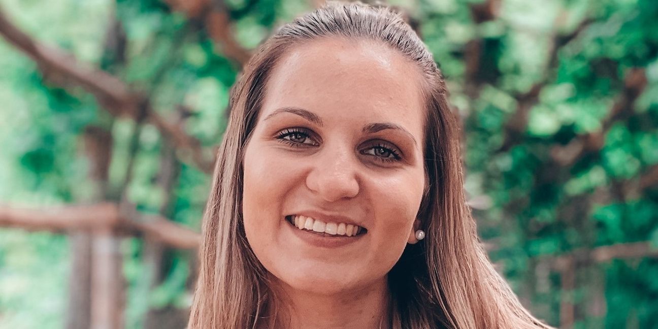 Lena lächelt in die Kamera