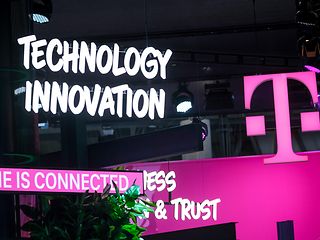  Schriftzüge am Telekom-Stand