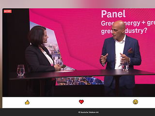 Screenshot vom Stand: Melanie Kubin-Hardewig, Nachhaltigkeitsverantwortliche der Telekom, Rami Reshef, dem CEO von Gencell.