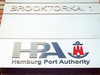 Schild der Hamburg Port Authority.