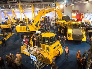 Bagger auf der Bauma.